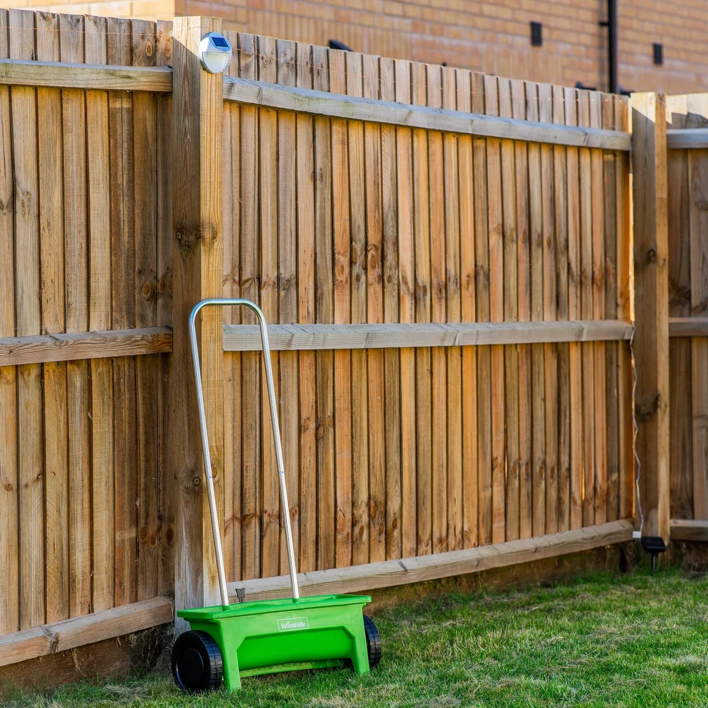 Brothers HVAC LLC 12L Garden Lawn Seed/Fertiliser Spreader Grass Weed Feed Salt Gritter